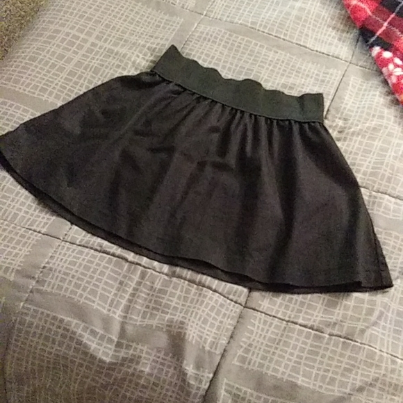 Miley cyrus max skirt - Picture 1 of 3